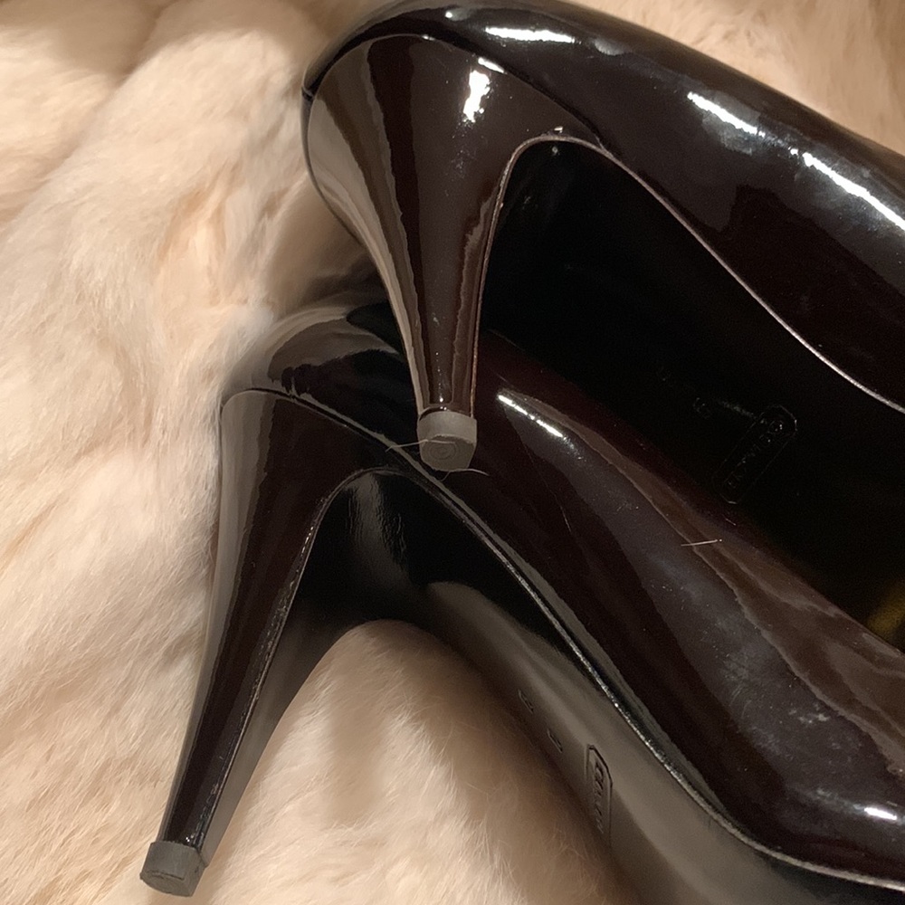 NWOT enamel coach heels - Picture 6 of 6